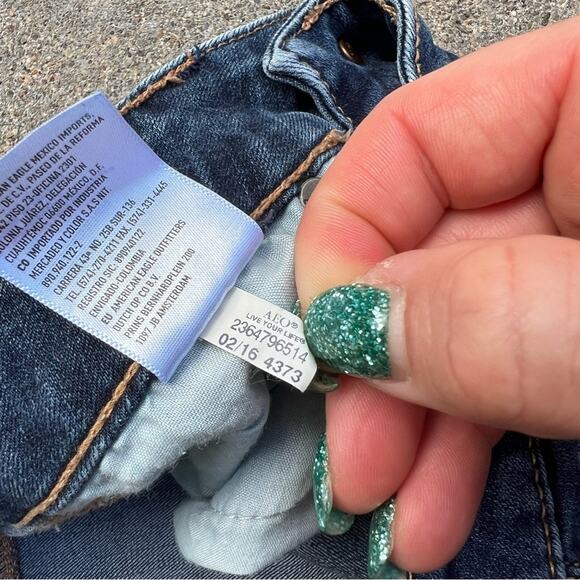 American Eagle Super Stretch Midi Jean Shorts Size 0 - Picture 5 of 6